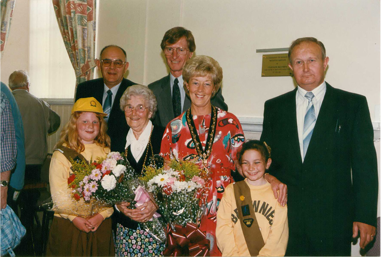 images of the repoening of Walbottle Village Institute in 1997